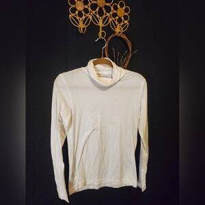 Eddie Bauer Cream Turtleneck Long Sleeves